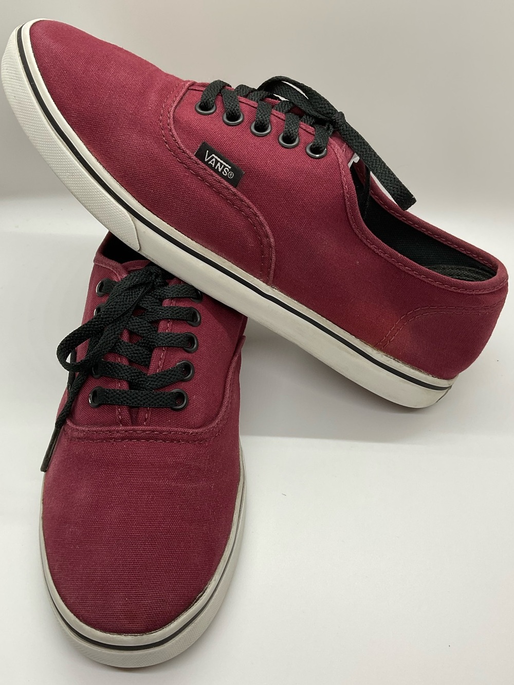 🦊 VANS Unisex Low-Top, Port Royale/Black Canvas Sneakers, 6.5 Men. , 8.0 Womens
